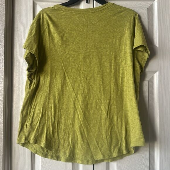 Old Navy Slub Knit Tee in Macaw Green! - Picture 4 of 7